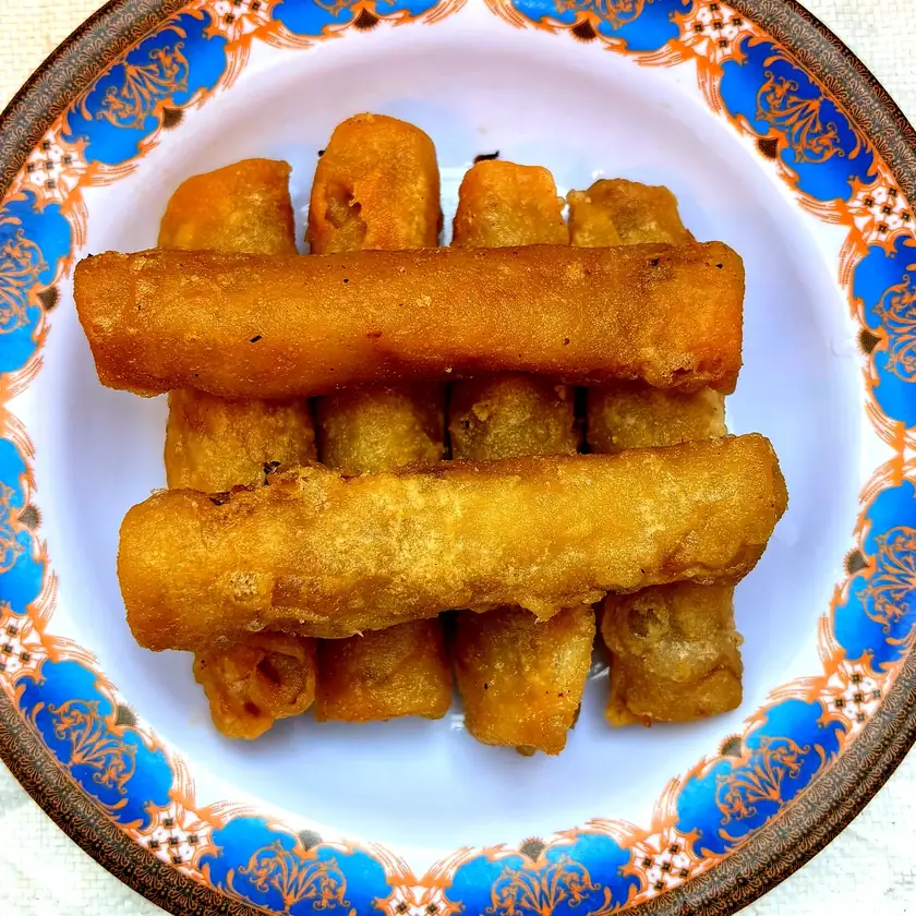 Lumpia goreng khas Klungkung siap dipesan
